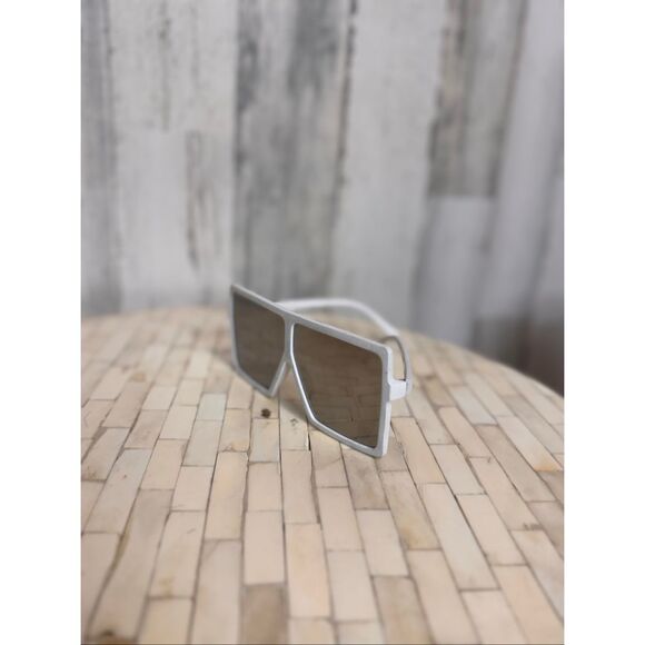 White Oversized Square Sunglasses Retro Shield Frame - Picture 5 of 5